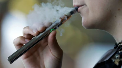 پاکستان میں ای-سگریٹ یا ویپنگ کے رجحان میں اضافہ