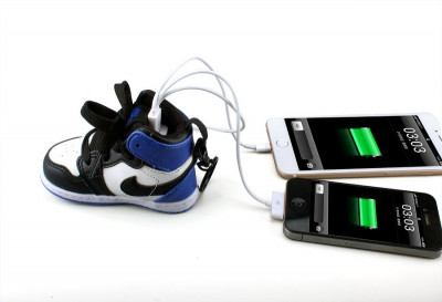 پیزو الیکٹرک جوتوں سے موبائل فون چارج کیا جاسکتا ہے۔